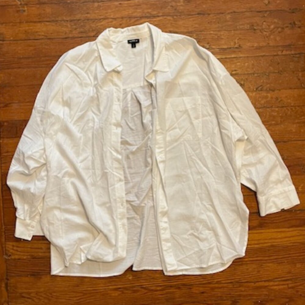 Torrid Button Down White Shirt Size 2 (2XL)